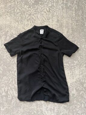 ZARA Women’s Black Short-Sleeve Button-Down Shirt- size S